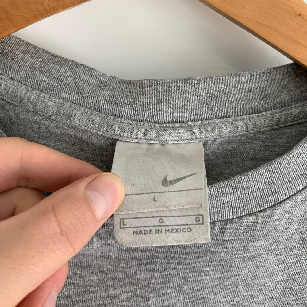 Vintage Nike Shirt - Picture 4 of 5
